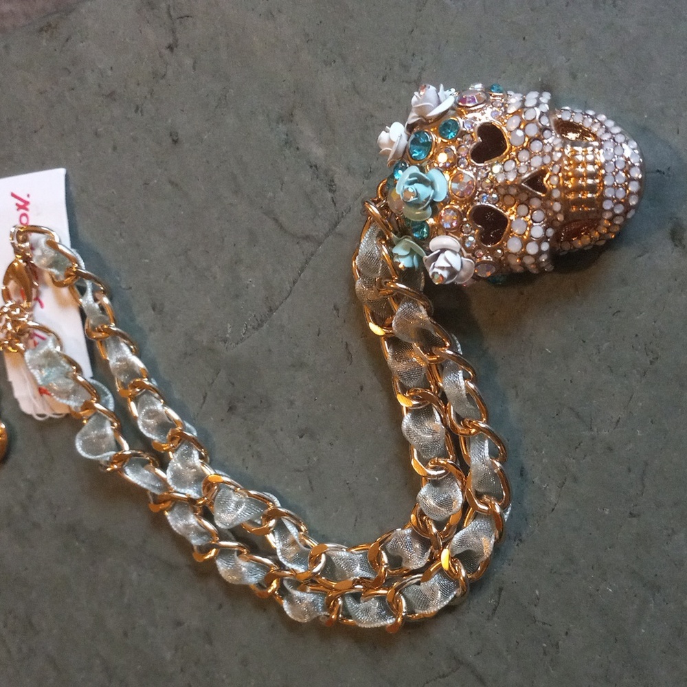 Skull & Ribbon Detailed Betsey Johnson Necklace